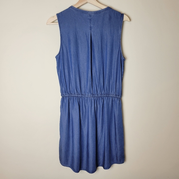 Sleeveless Chambray Gap Dress - Picture 3 of 5